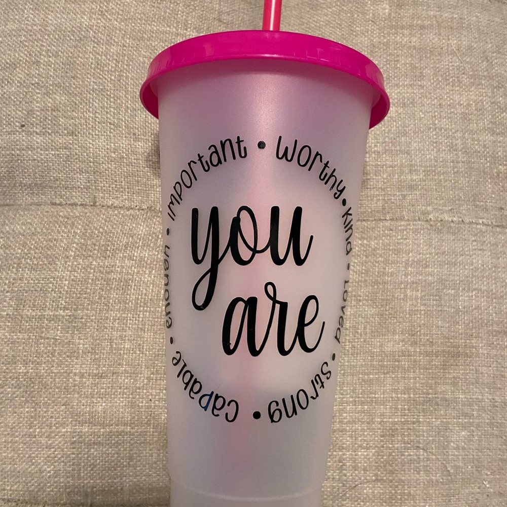 Color changing cup